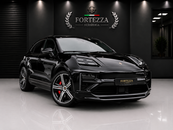 ❌riservata❌Porsche Macan Turbo Electric MY2024 – Head-Up Display | Tetto Panoramico | Matrix LED | BOSE | Passenger Display | Cerchi Exclusive Design da 22