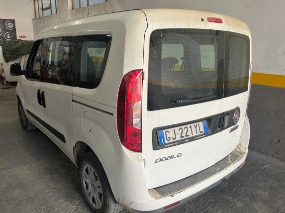 Fiat doblo cargo lounge 1.6 Mjt 105cv 5 posti. Prezzo 6900