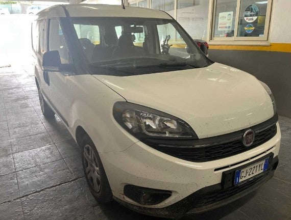 Fiat doblo cargo lounge 1.6 Mjt 105cv 5 posti. Prezzo 6900