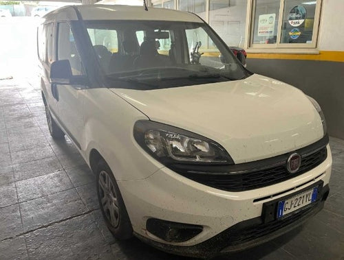 Fiat doblo cargo lounge 1.6 Mjt 105cv 5 posti. Prezzo 6900
