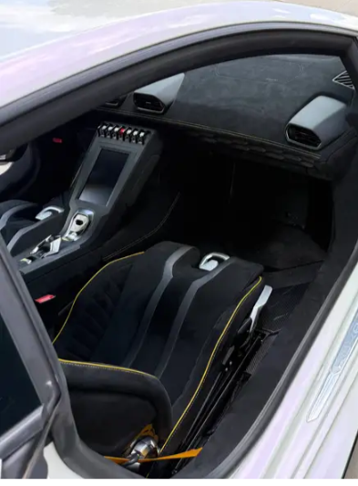 Lamborghini Huracán STO LP640-2 V10 – 639 CV.    Prezzo. 325.000€