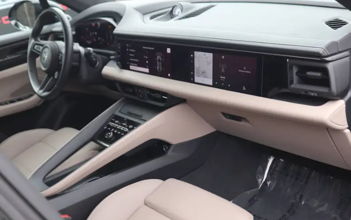 Porsche Macan Turbo Electric MY2024 – Head-Up Display | Tetto Panoramico | Matrix LED | BOSE | Passenger Display | Cerchi Exclusive Design da 22"
⚡ 639 CV | 1.900 km | Full Optional | Pari al Nuovo.    Prezzo 89.000€