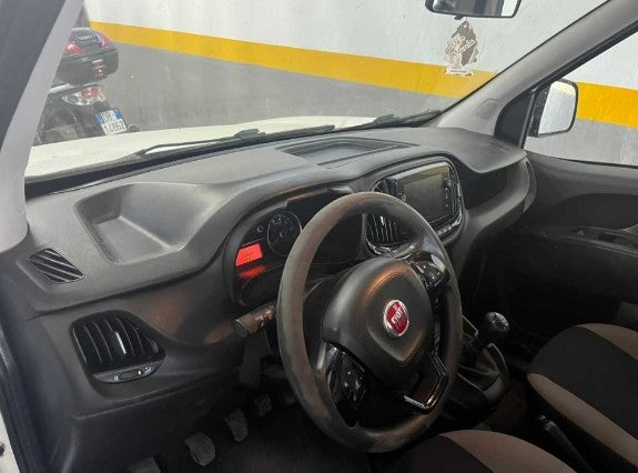 Fiat doblo cargo lounge 1.6 Mjt 105cv 5 posti. Prezzo 6900