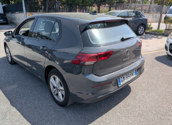 MarcaVOLKSWAGEN 
Modello Golf 2.0 tdi Life 115cv dsg 
GM995NX
