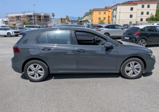 MarcaVOLKSWAGEN 
Modello Golf 2.0 tdi Life 115cv dsg 
GM995NX