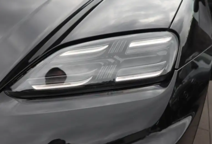 Porsche Macan Turbo Electric MY2024 – Head-Up Display | Tetto Panoramico | Matrix LED | BOSE | Passenger Display | Cerchi Exclusive Design da 22"
⚡ 639 CV | 1.900 km | Full Optional | Pari al Nuovo.    Prezzo 89.000€