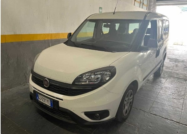 Fiat doblo cargo lounge 1.6 Mjt 105cv 5 posti. Prezzo 6900