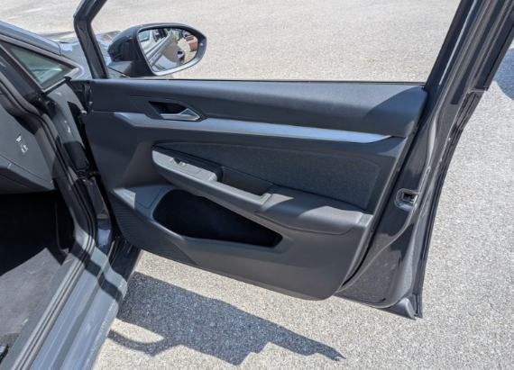 MarcaVOLKSWAGEN 
Modello Golf 2.0 tdi Life 115cv dsg 
GM995NX